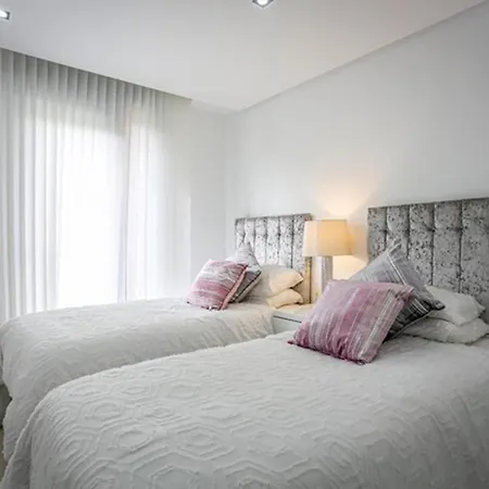 Stylish And Modern In Villamartin Apartment