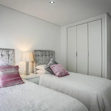Stylish And Modern In Villamartin *